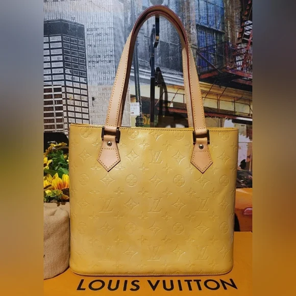 🔥SOLD🔥 LOUIS🌻VUITTON Monogram Vernise Tote Bag - Picture 4 of 17